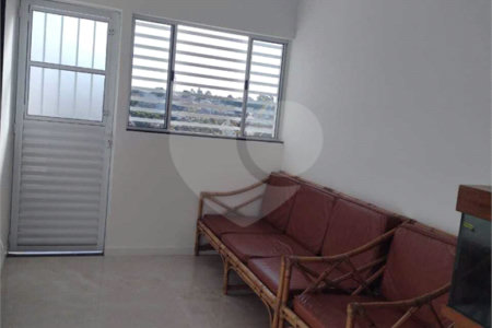 Sobrado à venda com 3 quartos em Parque Santa Rosa, Suzano, SP