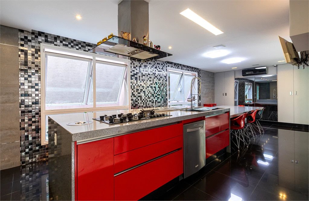 Casa à venda com 4 suítes em Alto da Lapa, São Paulo, SP