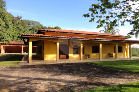 Chácara à venda com 4 suítes em Monte Alegre, Vinhedo, SP