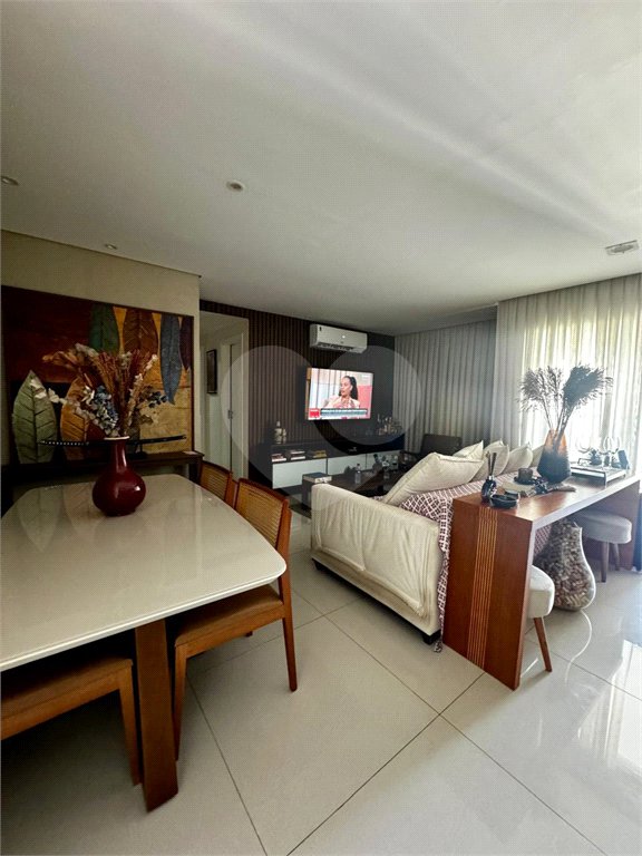 Apartamento à venda com 3 quartos, sendo 1 suíte, em Parque Reboucas, São Paulo, SP