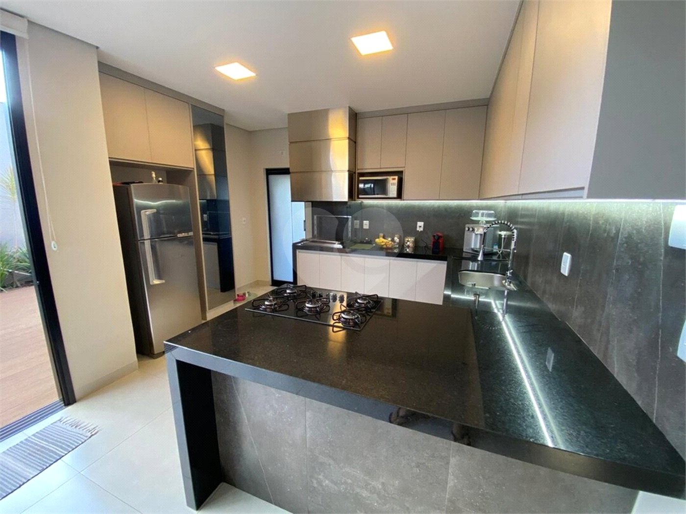 Casa à venda com 3 suítes no condomínio Quinta dos Ventos, Ribeirão Preto - SP