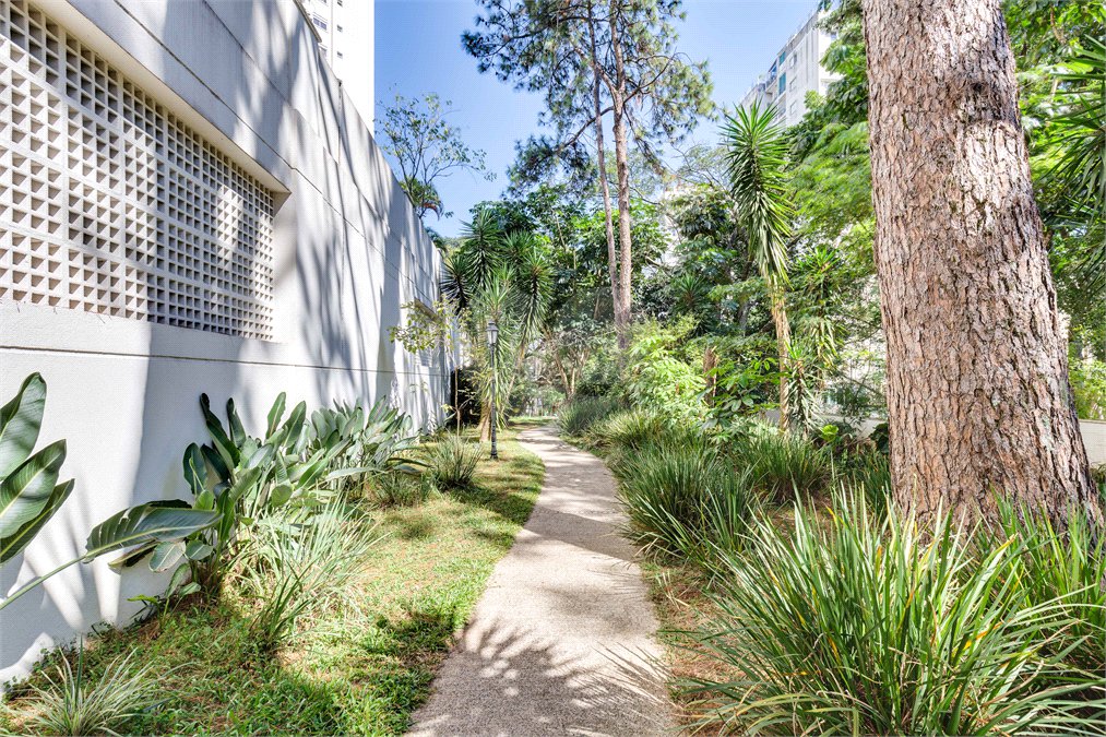 Apartamento à venda com 3 quartos, sendo 2 suítes,  em Jardim Marajoara, São Paulo, SP