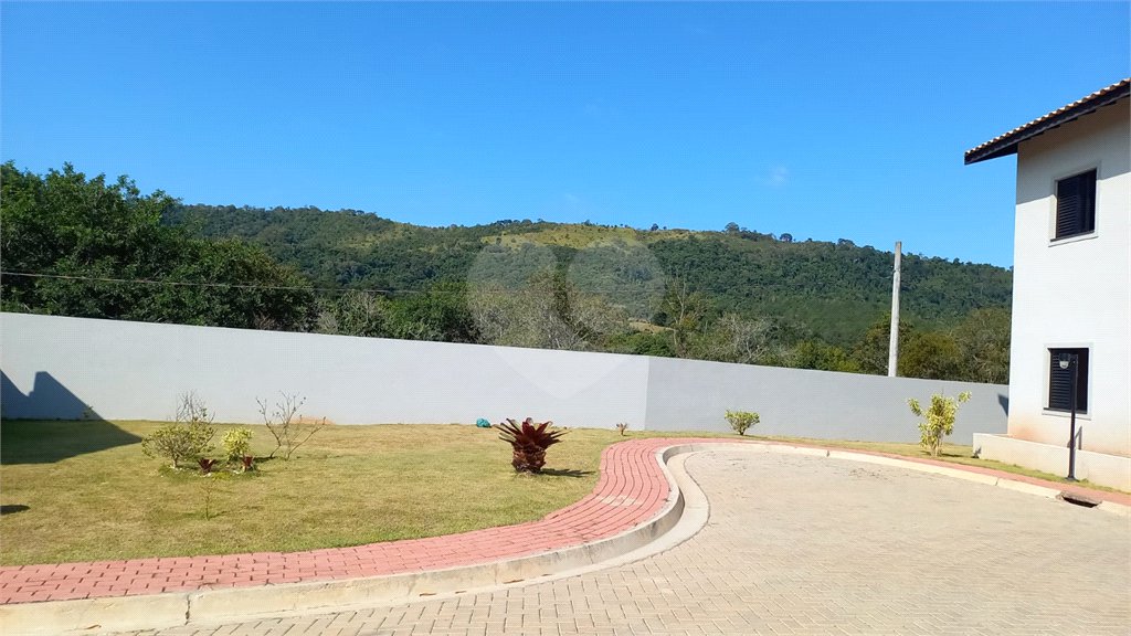 Casa à venda com 3 suítes no condomínio Residencial Marchant Buarque, Atibaia - SP