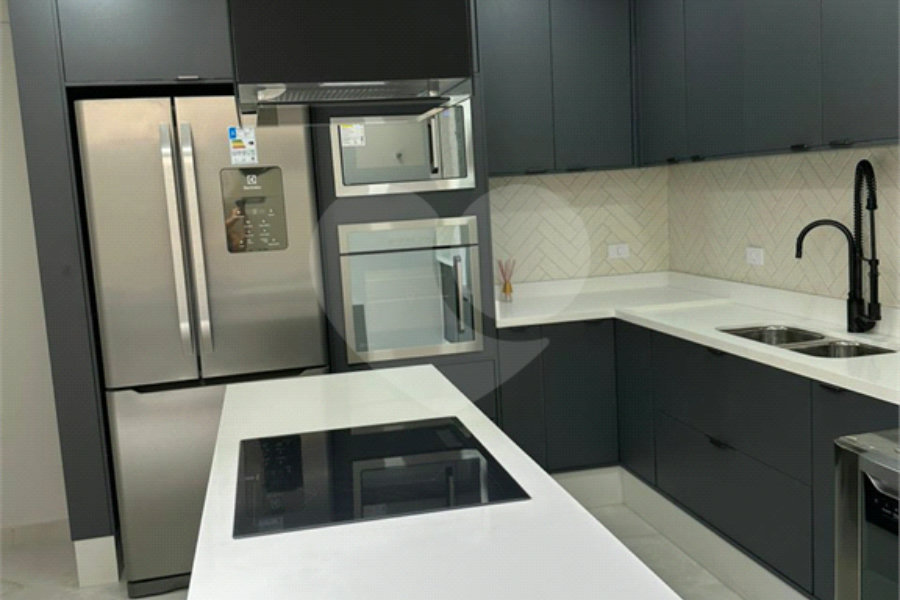 Casa à venda com 3 quartos, sendo 1 suíte, no condomínio Residencial Morada do Horto, São Paulo - SP