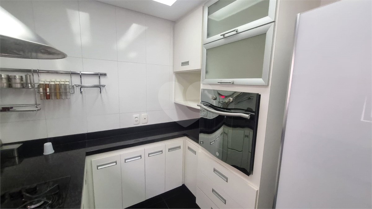 Apartamento à venda com 3 quartos, sendo 1 suíte,  em Indianópolis, São Paulo, SP