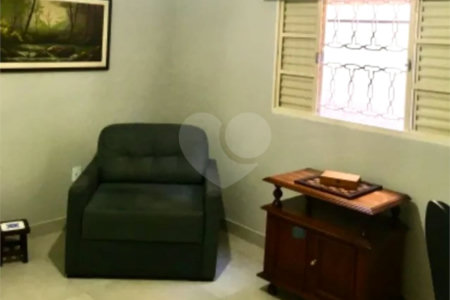 Casa à venda com 3 quartos, sendo 1 suíte, em Vila Batista, Bragança Paulista, SP