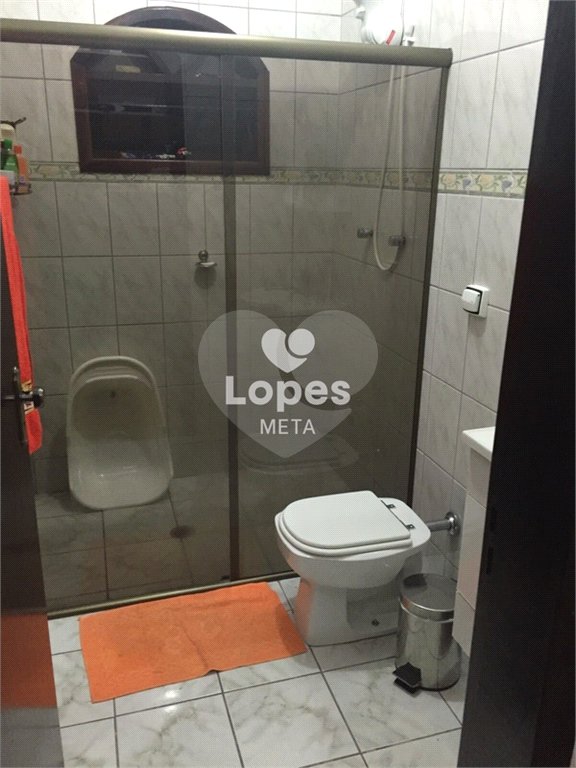 Sobrado à venda com 3 quartos, sendo 1 suíte, em Residencial Bosque dos Ipês, São José dos Campos, SP