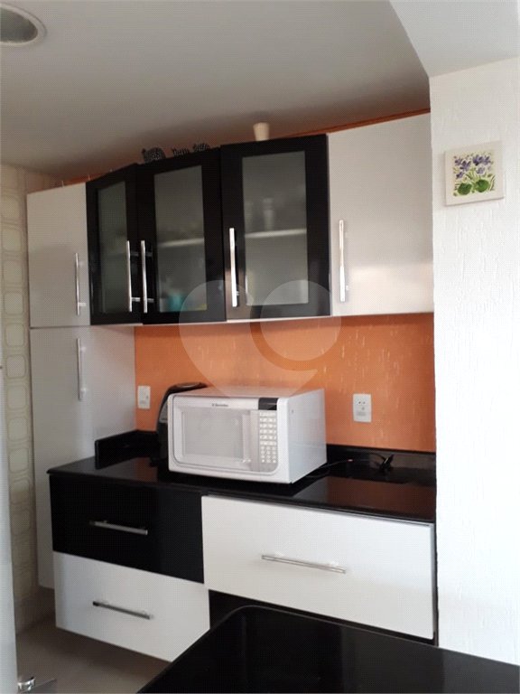 Sobrado à venda com 3 quartos, sendo 1 suíte, em Jardim Santa Mena, Guarulhos, SP