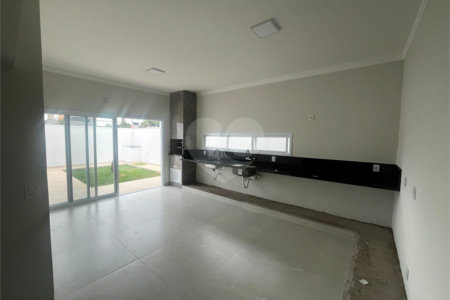 Casa à venda com 3 suítes em Vila Popular, Itapetininga, SP