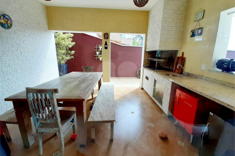 Sobrado à venda com 4 quartos, sendo 3 suítes, em Tremembé, São Paulo, SP