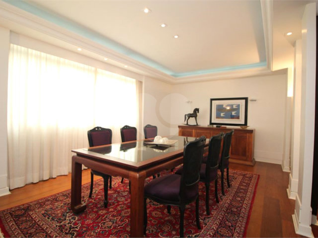 Casa à venda com 6 quartos, sendo 1 suíte,  em Brooklin, São Paulo, SP