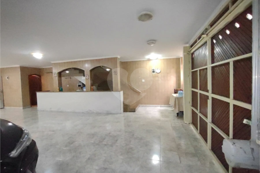 Casa à venda com 3 quartos, sendo 1 suíte, no condomínio Vila Paiva, São Paulo - SP