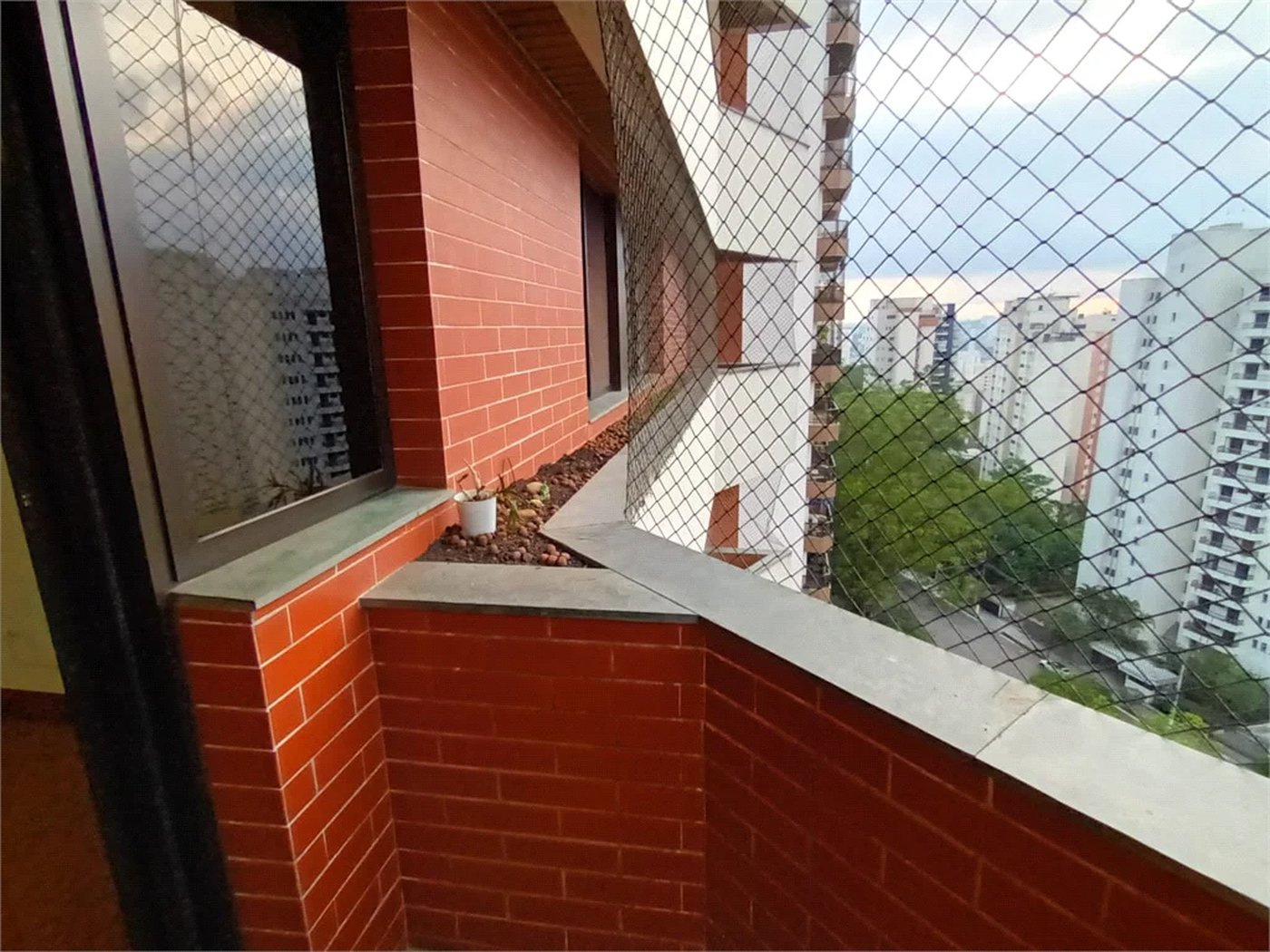 Apartamento à venda com 3 quartos, sendo 1 suíte, em Vila Andrade, São Paulo, SP