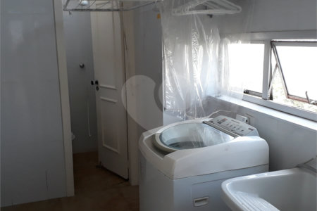 Apartamento à venda com 3 quartos, sendo 2 suítes, em Campo Belo, São Paulo, SP