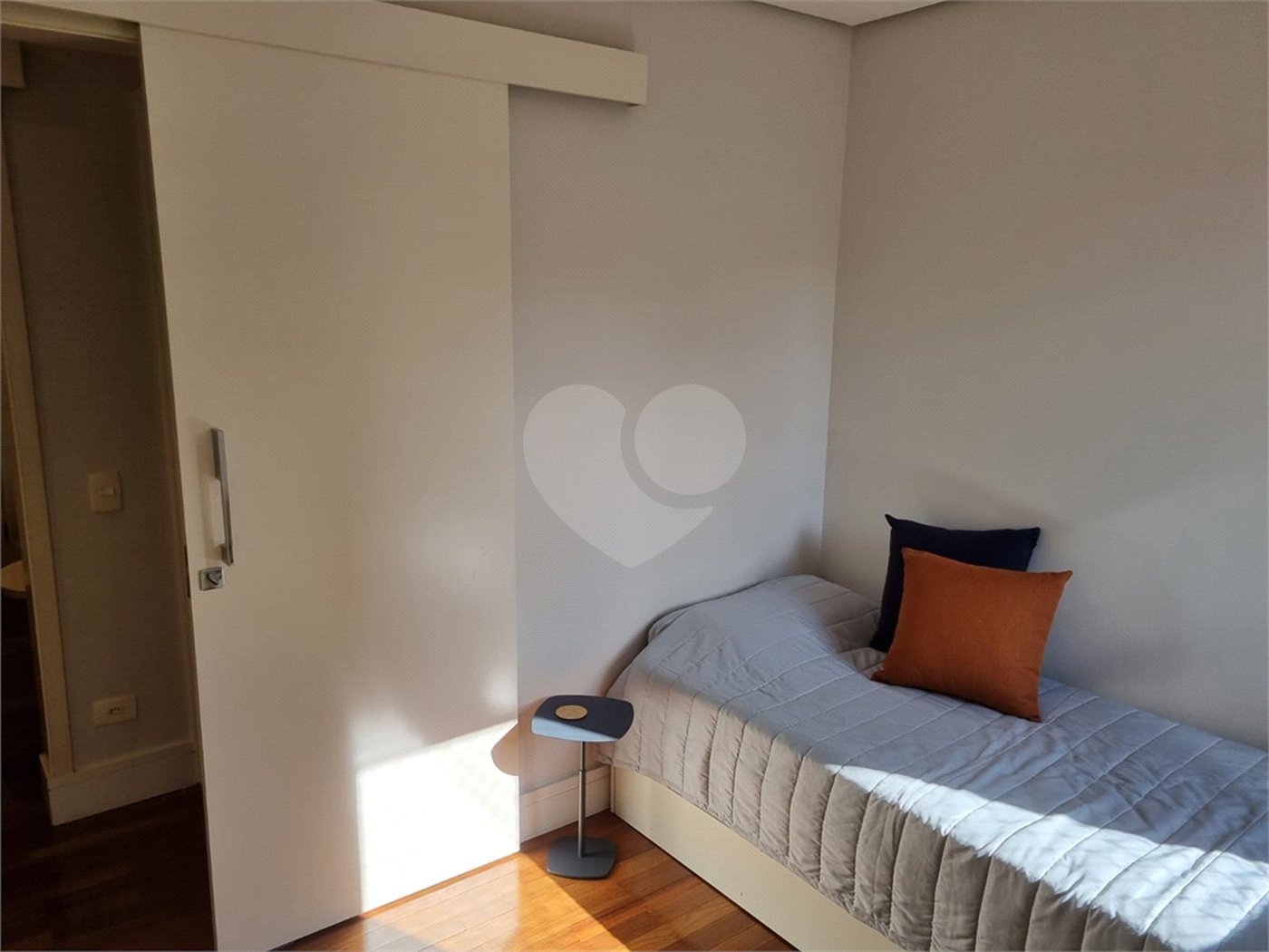 Apartamento à venda com 3 quartos, sendo 1 suíte, em Vila Olímpia, São Paulo, SP
