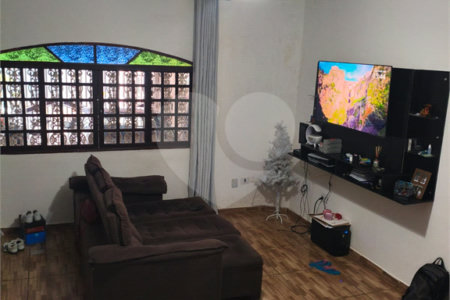 Sobrado à venda com 3 quartos, sendo 1 suíte,  em Conjunto Residencial Vista Verde, São Paulo, SP