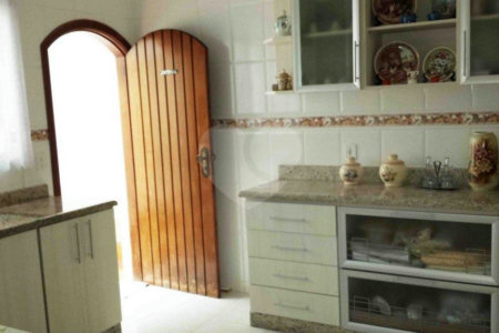 Sobrado à venda com 3 quartos, sendo 2 suítes, em Jardim Marajoara, São Paulo, SP