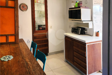 Casa à venda com 4 quartos, sendo 2 suítes,  no condomínio Vila Nova de Gaia, São Paulo - SP