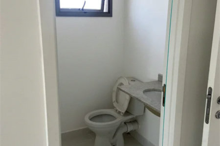 Procurando o espaço ideal para o seu negocio? Apresentamos esta excelente sala comercial de 56m² no Gran Metropolitan.