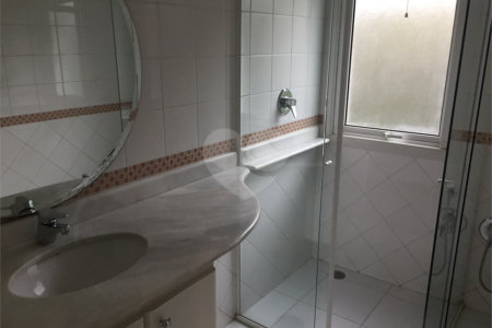Casa à venda com 4 quartos, sendo 2 suítes, no condomínio Residencial Morumbi, São Paulo - SP