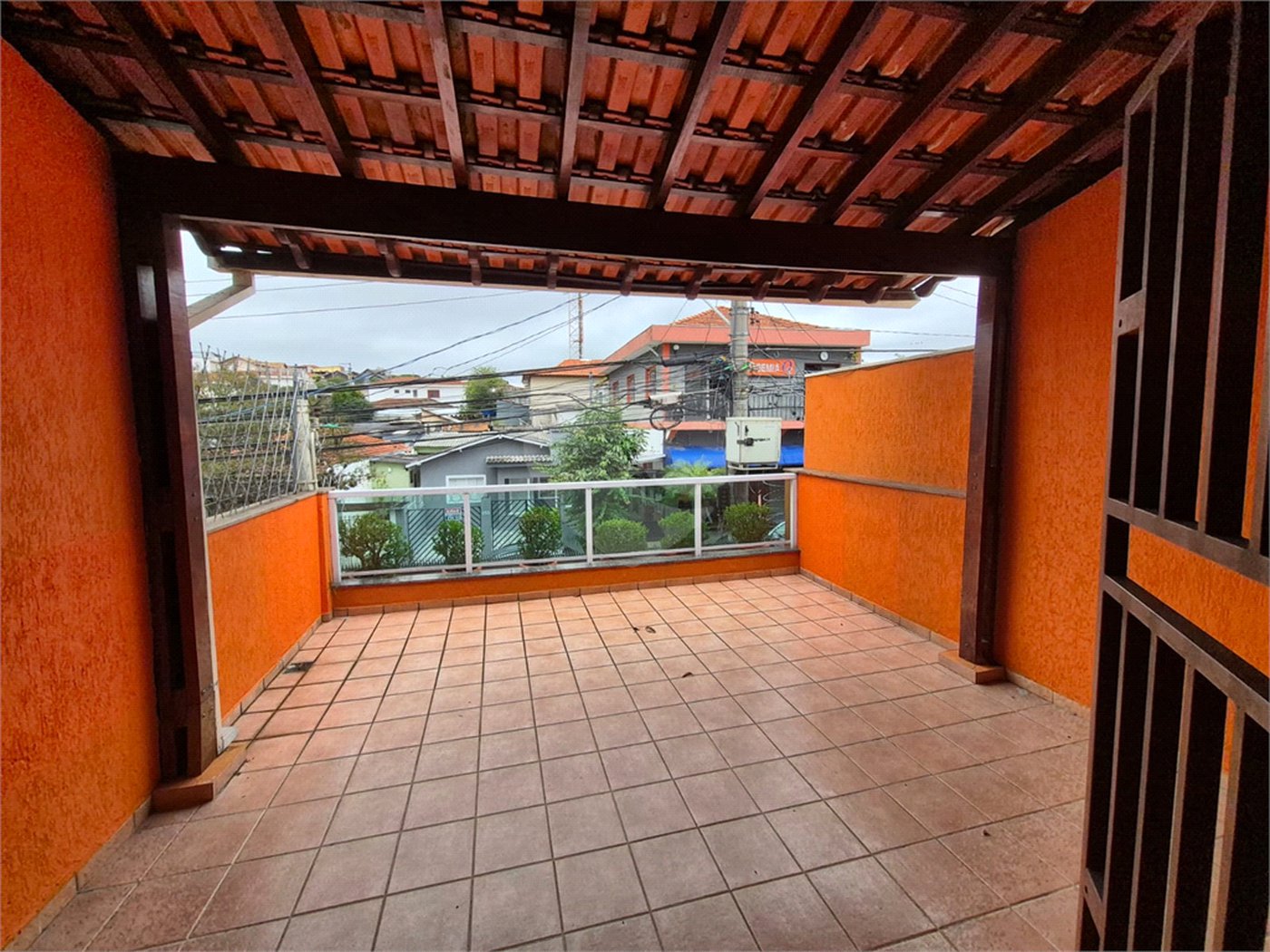 Sobrado à venda com 3 quartos, sendo 1 suíte, em Jardim Sarah, São Paulo, SP