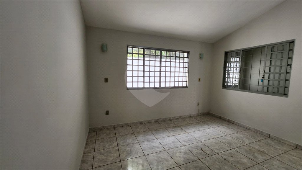 Casa à venda com 2 quartos, sendo 1 suíte, em Vila Suconasa, Araraquara, SP
