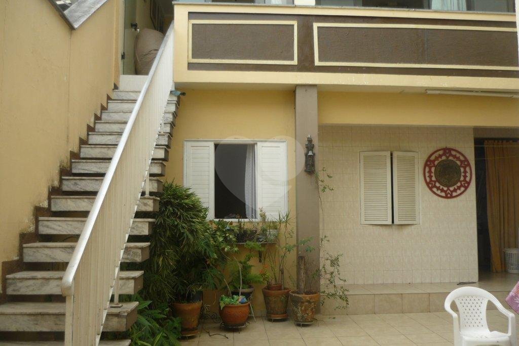Sobrado à venda com 4 quartos, sendo 2 suítes, em Vila Paulicéia, São Paulo, SP