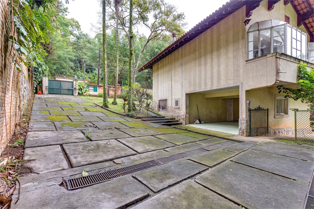 Casa à venda com 5 suítes no condomínio Chácara Flora, São Paulo - SP