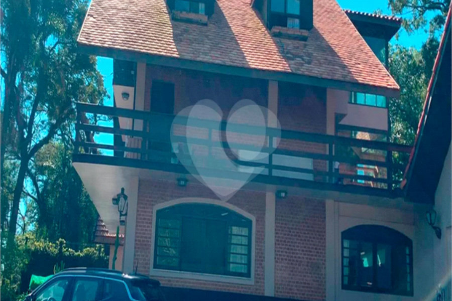 Casa à venda com 4 suítes em Roseira, Mairiporã, SP