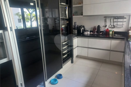Apartamento à venda com 3 suítes em Vila Pompéia, São Paulo, SP