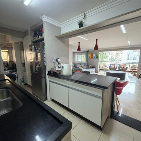 Apartamento à venda com 3 quartos, sendo 1 suíte,  em Vila Regente Feijó, São Paulo, SP