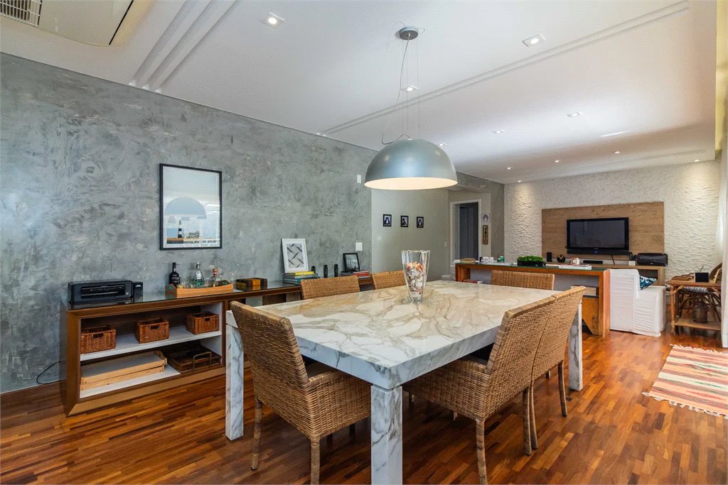Apartamento à venda com 3 suítes em Vila Cordeiro, São Paulo, SP