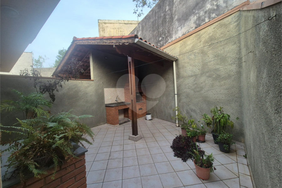 Sobrado à venda com 3 quartos, sendo 1 suíte, em Vila Bonilha, São Paulo, SP