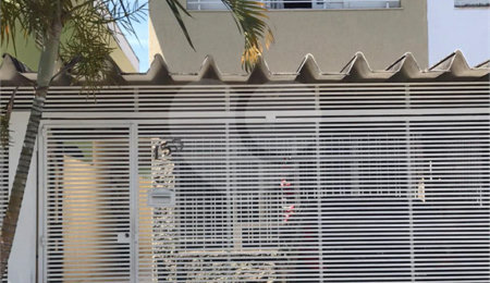 Sobrado à venda com 3 quartos, sendo 1 suíte, em Vila Albertina, São Paulo, SP