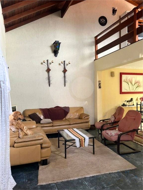 Casa à venda com 8 quartos, sendo 3 suítes, em Jardim Terceiro Centenário, Atibaia, SP