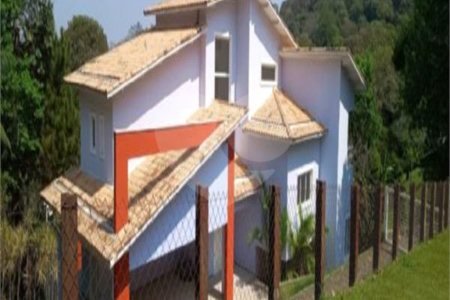 Casa à venda ou para alugar com 4 suítes no condomínio Quebec Ville Residencial, São Roque - SP