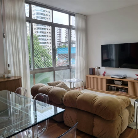 Apartamento à venda com 2 quartos em Moema, São Paulo, SP