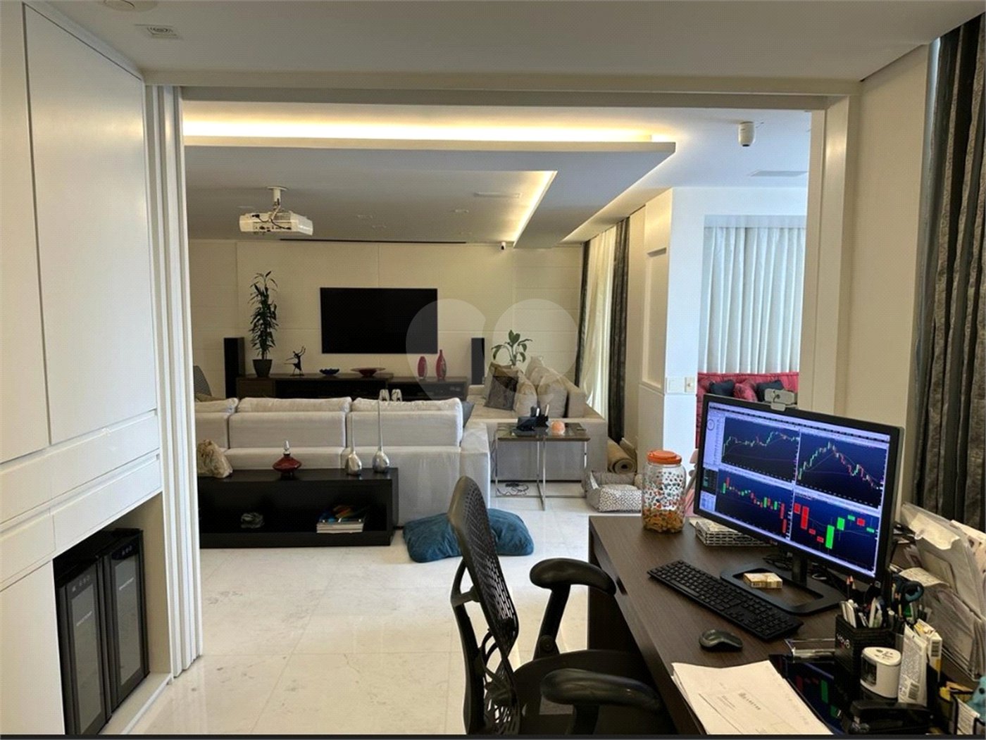 Apartamento à venda com 3 quartos, sendo 1 suíte, em Higienópolis, São Paulo, SP