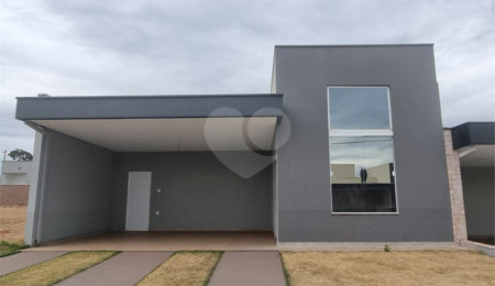 Casa à venda com 3 quartos, sendo 1 suíte,  em Campos Ville, Araraquara, SP