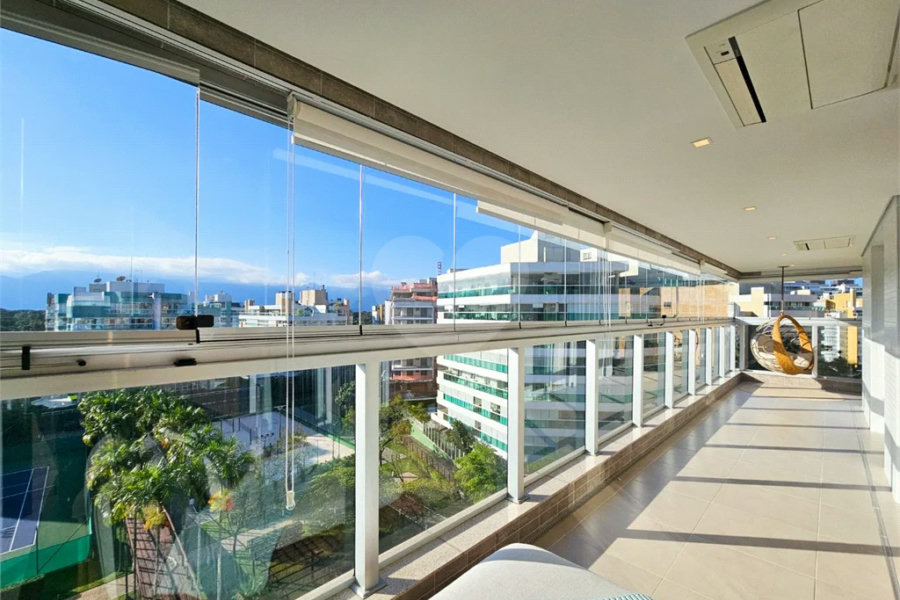 Apartamento à venda com 3 quartos, sendo 2 suítes, em Riviera de São Lourenço, Bertioga, SP