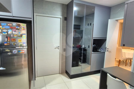 Apartamento à venda com 4 quartos, sendo 2 suítes,  no Centro, Mogi das Cruzes, SP