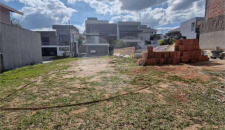 Terreno à venda no condomínio Bosque dos Cambarás, Valinhos - SP