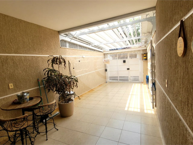 Sobrado à venda com 3 quartos, sendo 1 suíte,  em Vila Nivi, São Paulo, SP