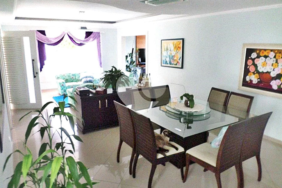 Casa à venda com 6 quartos, sendo 5 suítes,  no condomínio Conjunto Residencial Itaguaçu, São Paulo - SP