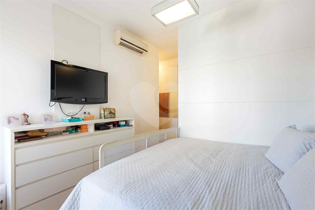 Apartamento à venda com 3 suítes em Vila Anglo Brasileira, São Paulo, SP