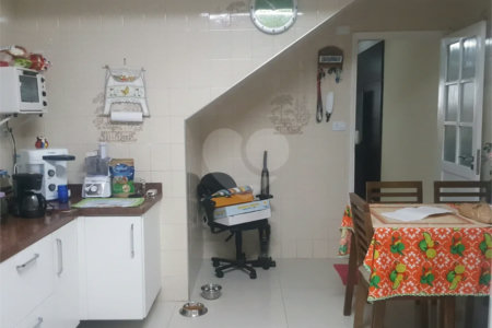 Sobrado à venda com 3 quartos, sendo 1 suíte,  em Parque Vitória, São Paulo, SP
