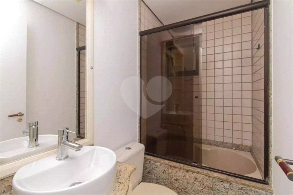 Cobertura à venda ou para alugar com 3 quartos, sendo 1 suíte,  em Vila Clementino, São Paulo, SP