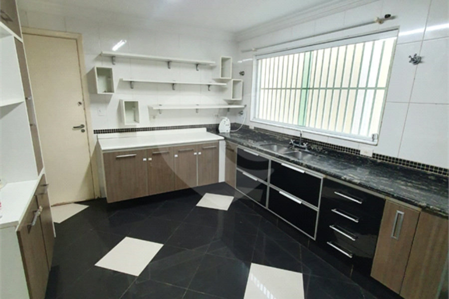 Sobrado à venda com 4 quartos, sendo 2 suítes,  em Santana, São Paulo, SP