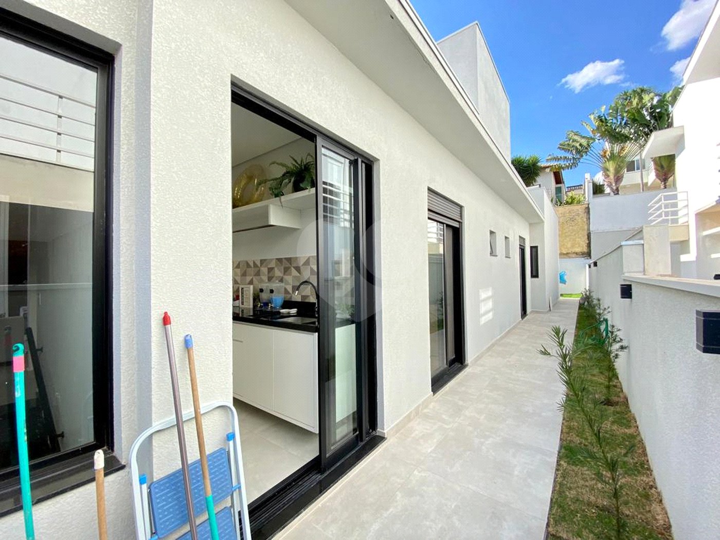 Casa à venda com 4 suítes no condomínio Jardim Vila Paradiso, Indaiatuba - SP