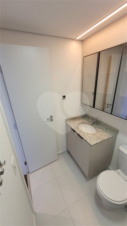 Apartamento de 2 quartos mobiliado à venda no Paraíso
